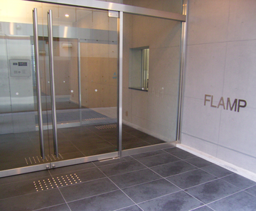 FLAMP入口 落合駅からのアクセス